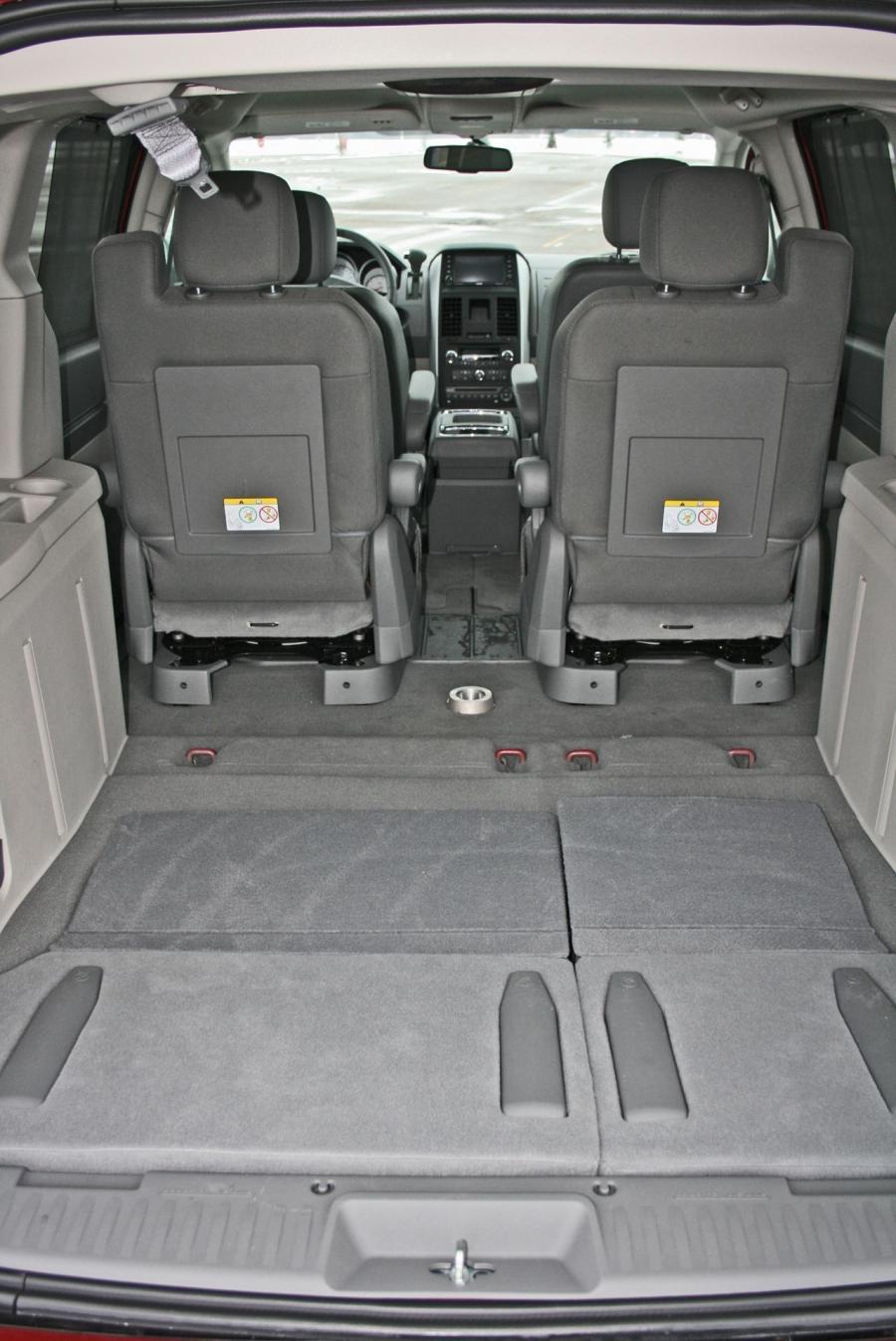 Dodge Grand Caravan SXT 2008 года  (фото 16 из 67)